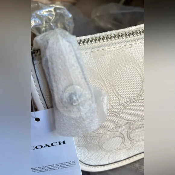 Authentic COACH 1941 Signature jacquard/Glovetanned turnlock zip closure Crosby - Picture 13 of 15